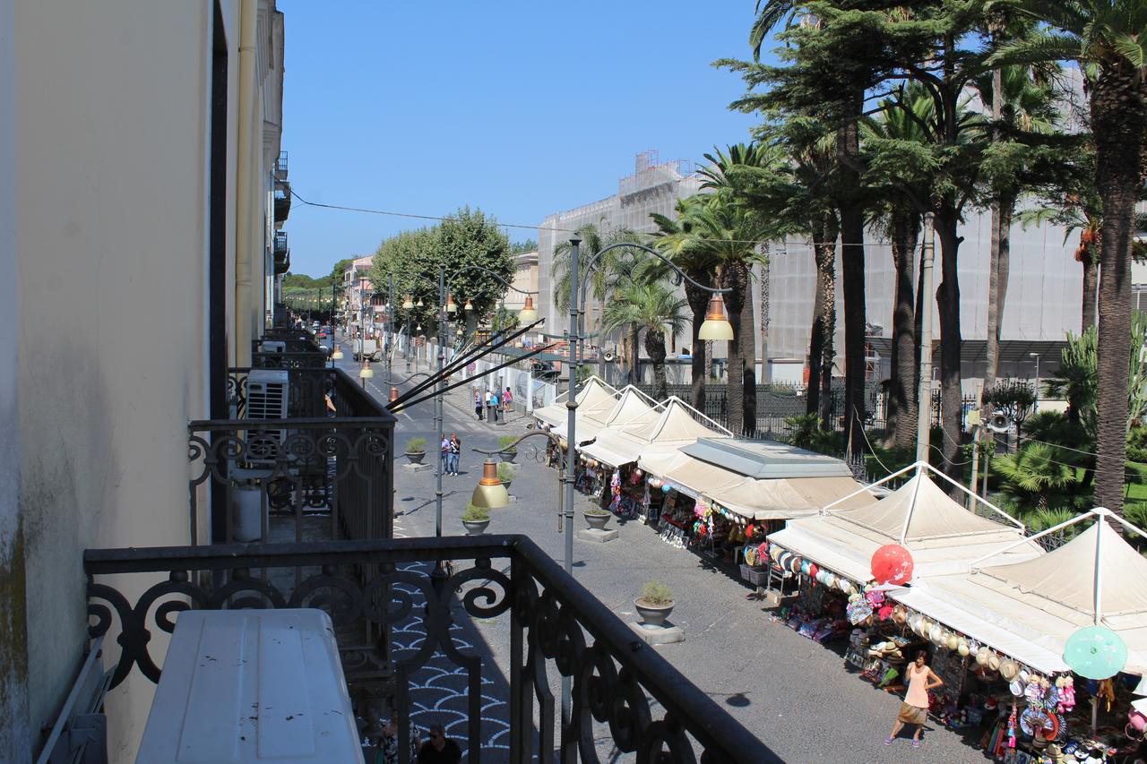 Hotel Il Santuario - Pompei ปอมเปอี ภายนอก รูปภาพ