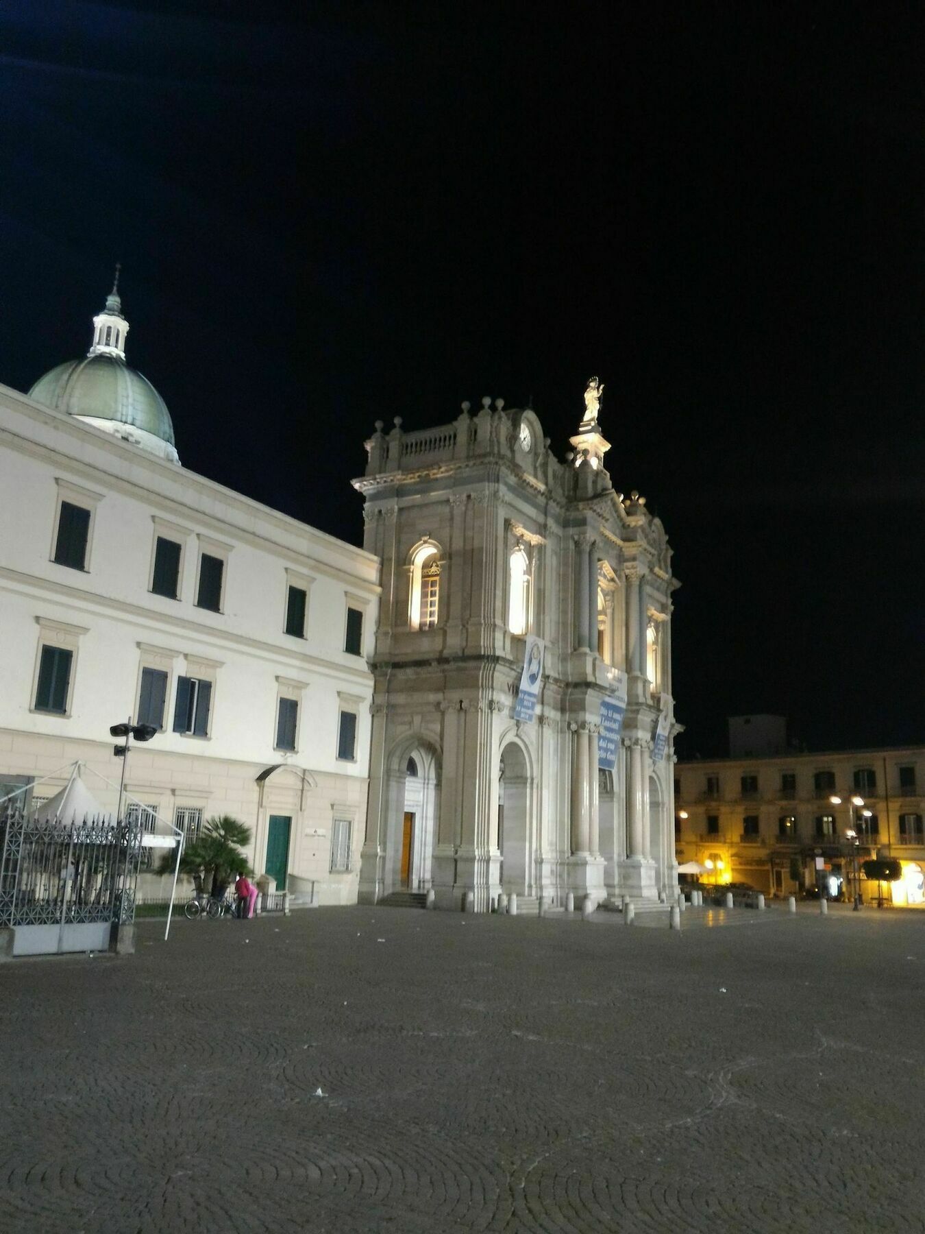 Hotel Il Santuario - Pompei ปอมเปอี ภายนอก รูปภาพ